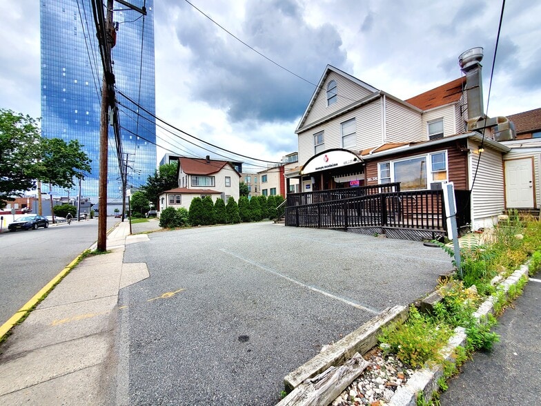 1638 Parker Ave, Fort Lee, NJ for lease - Building Photo - Image 2 of 10