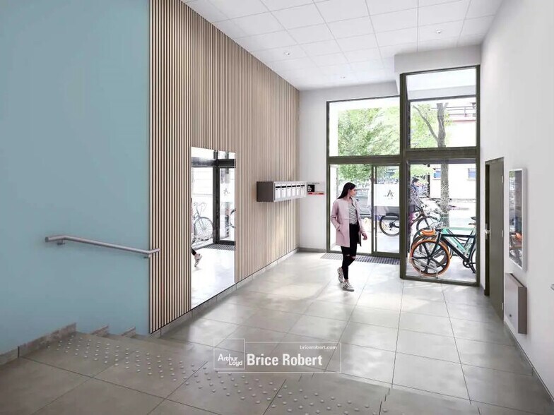 Office in Lyon for sale - Lobby - Image 2 of 4