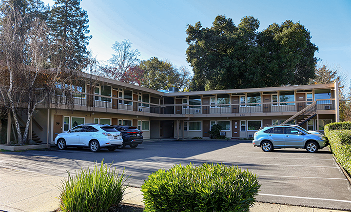 900 N San Antonio Rd, Los Altos, CA for lease - Building Photo - Image 1 of 3