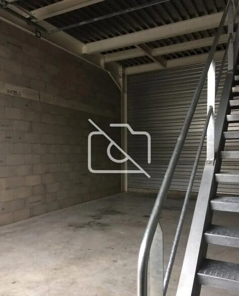 Industrial in La Queue-les-Yvelines for lease - Interior Photo - Image 2 of 2