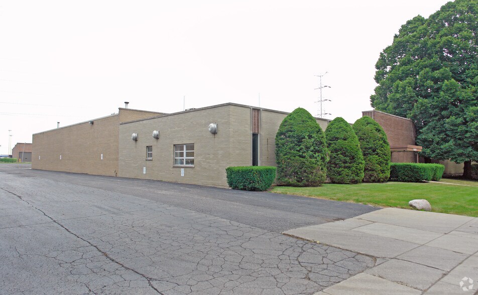 5520 McDermott Dr, Berkeley, IL for sale - Primary Photo - Image 1 of 19