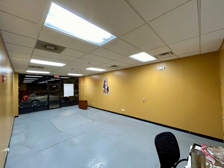 709 S 5th Ave, Maywood, IL for lease - Building Photo - Image 3 of 10