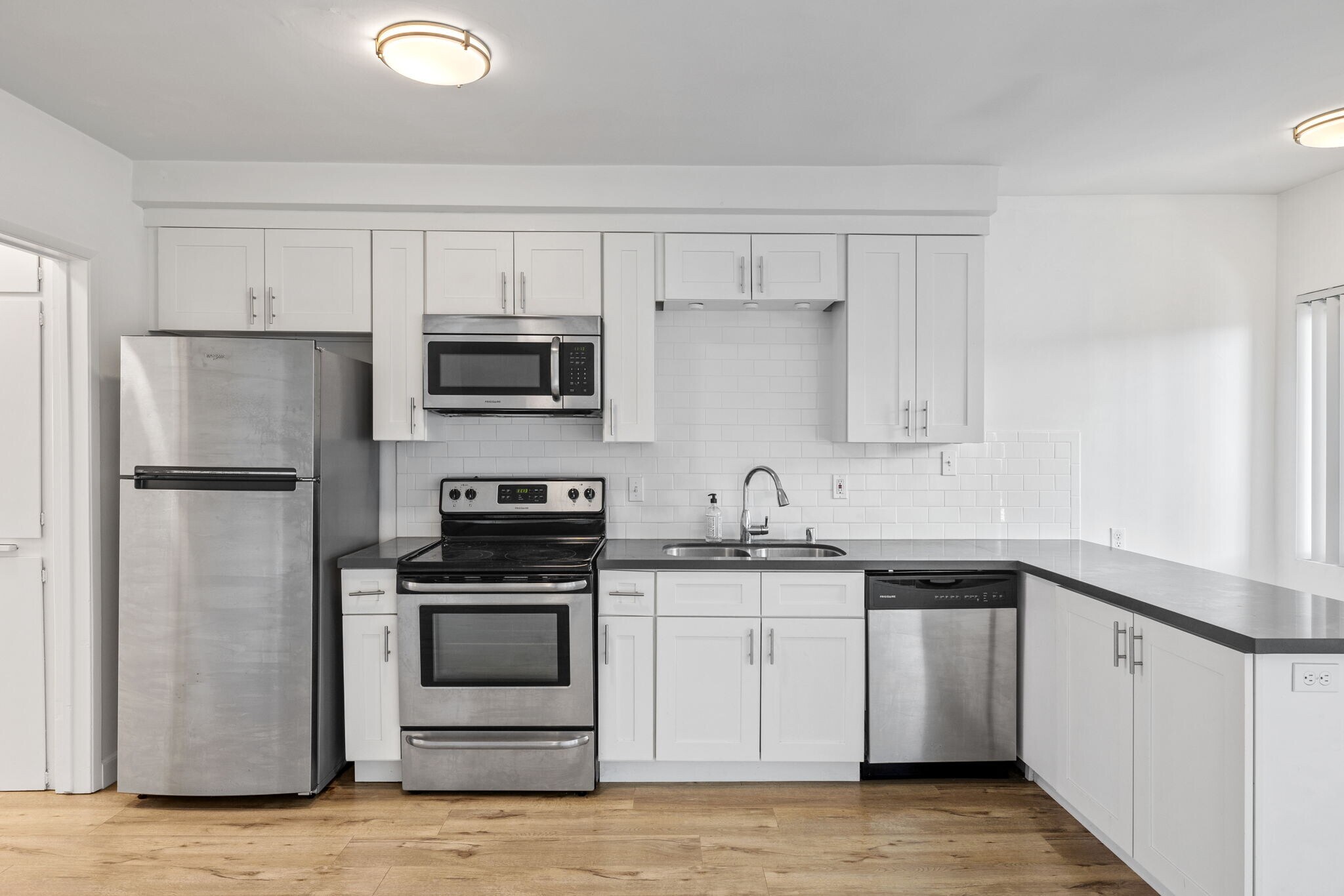 21111 Wood Ave, Torrance, CA 90503 18 Turnkey Units in West Torrance