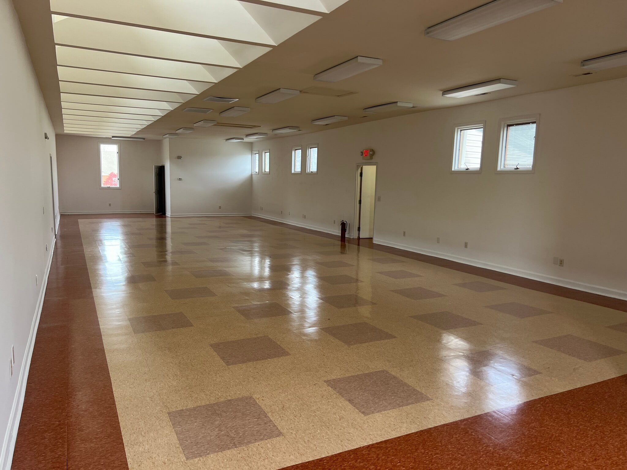 755 Thimble Shoals Blvd, Newport News, VA for lease Building Photo- Image 1 of 6