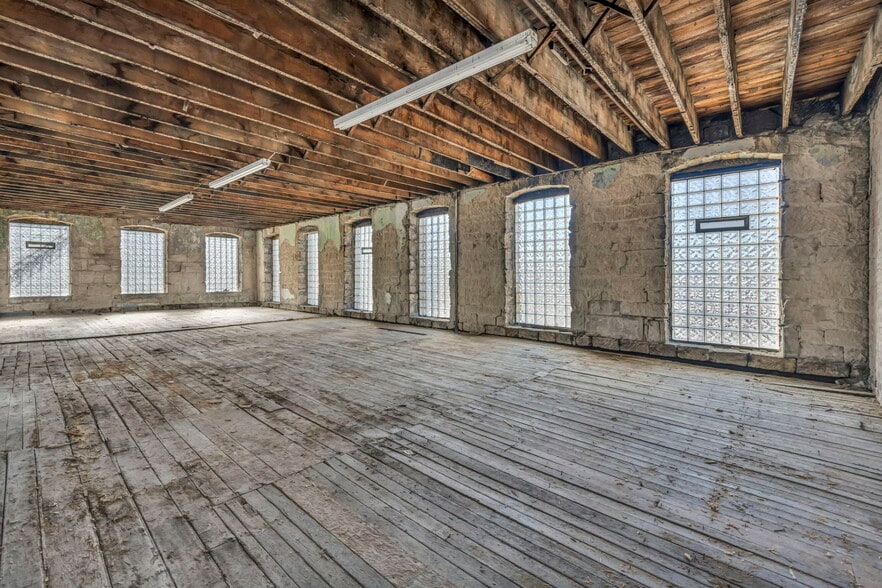 112-130 Erie St S, Massillon, OH for sale - Building Photo - Image 2 of 66