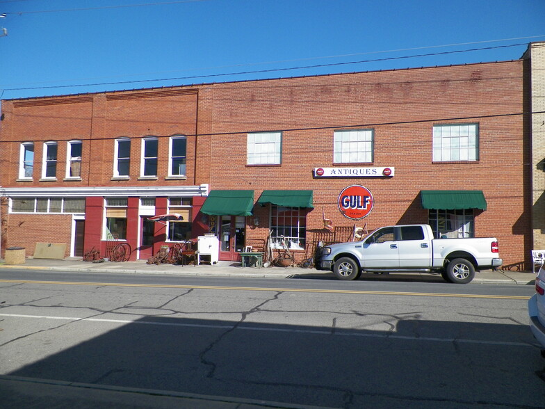 120 N Main St, Mount Gilead, NC for sale - Primary Photo - Image 1 of 1