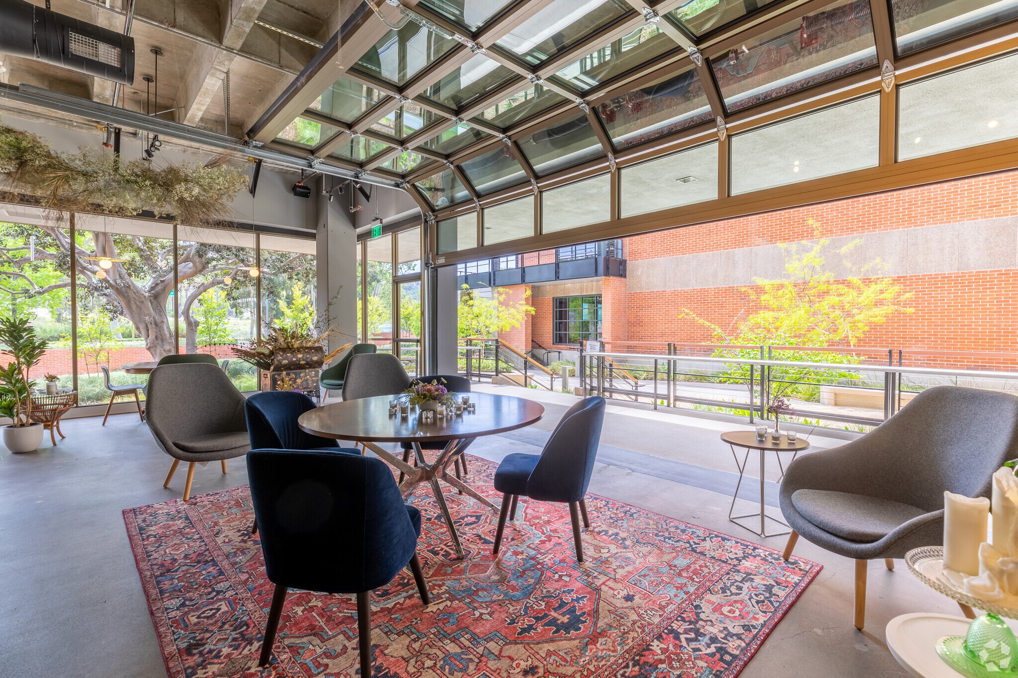 350 Camino De La Reina, San Diego, CA 92108 AMP&RSAND