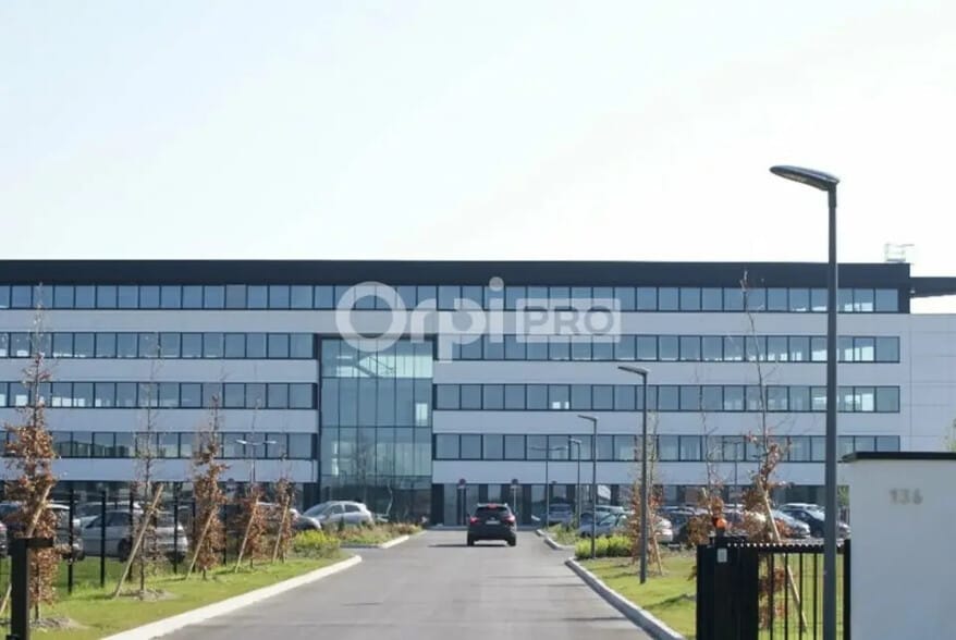 Office in Bezannes for lease - Building Photo - Image 1 of 11