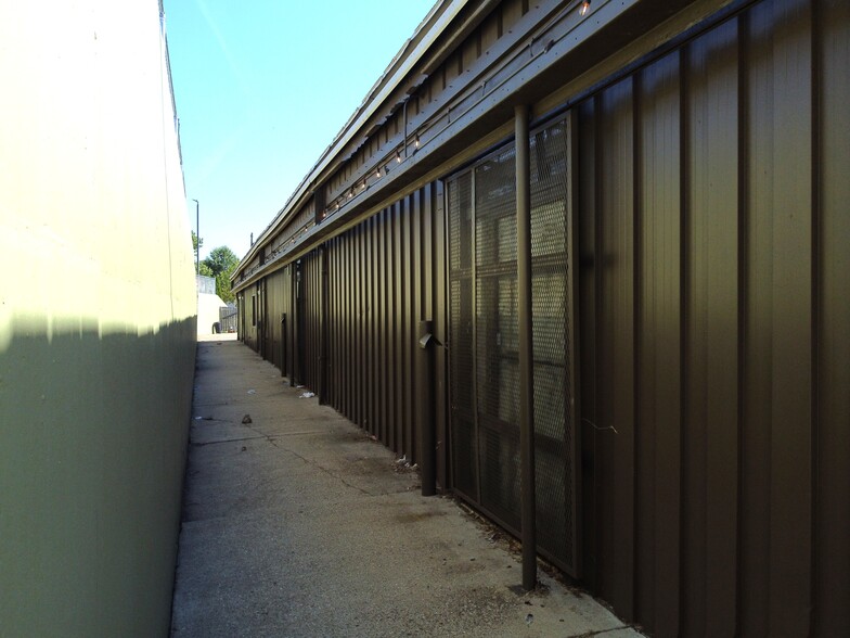 4540 Emerson Ave, Parkersburg, WV for lease - Building Photo - Image 2 of 14