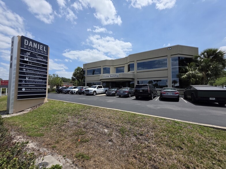 2100 Aloma Ave, Winter Park, FL for lease - Building Photo - Image 1 of 37