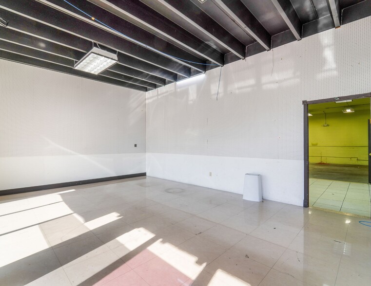 7227 Bird Rd, Miami, FL for sale - Building Photo - Image 3 of 17