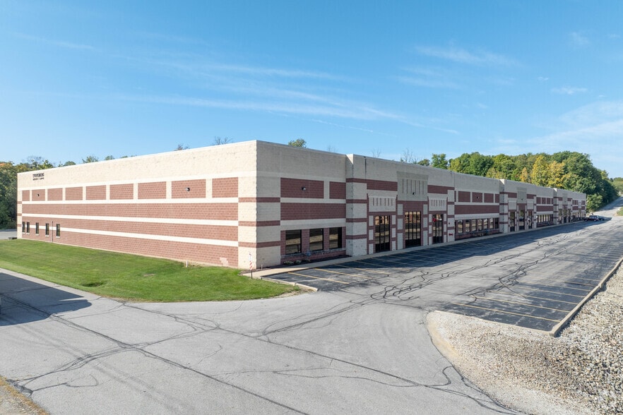 2479 Edison Blvd, Twinsburg, OH for sale - Building Photo - Image 1 of 1