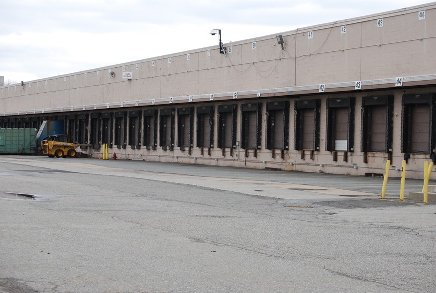 1 Bell Dr, Ridgefield, NJ for lease - Building Photo - Image 1 of 4