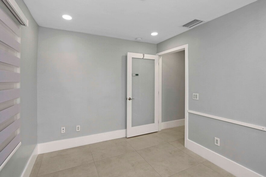 70 NW 8th St, Homestead, FL for lease - Building Photo - Image 3 of 17