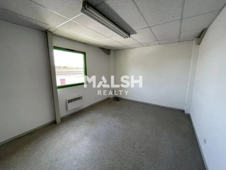 Office in Irigny for lease - Interior Photo - Image 2 of 7