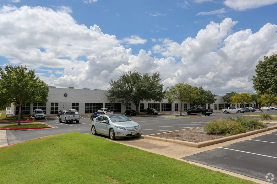 7901 E Riverside Dr, Austin, TX for lease - Building Photo - Image 1 of 5