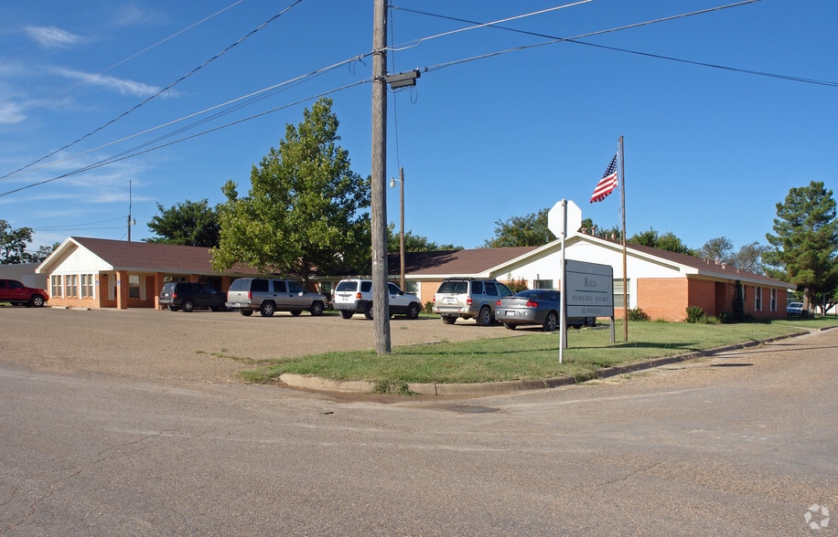 1111 Avenue P, Ralls, TX 79357