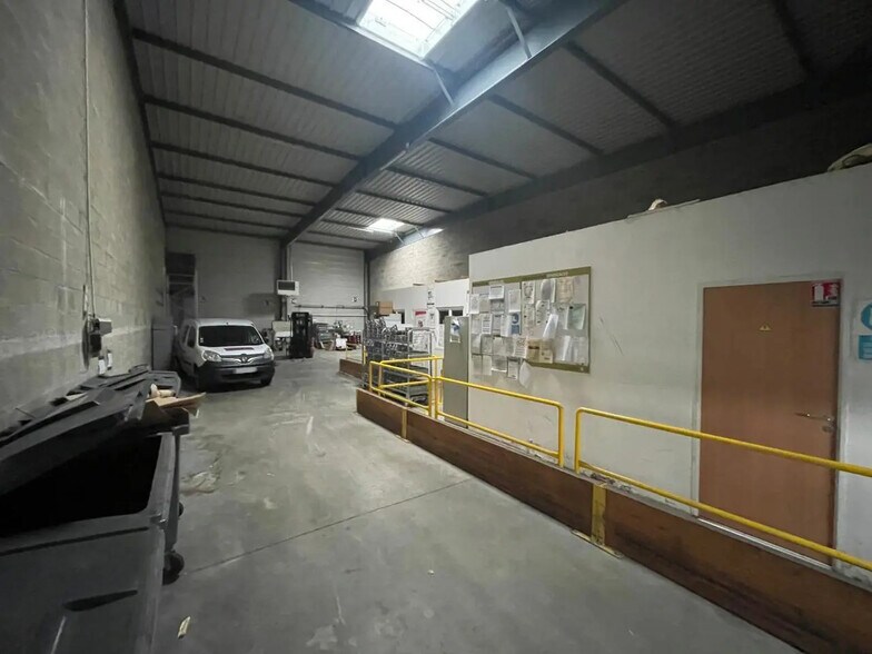 Flex in Saint-Brice-sous-Forêt for lease - Building Photo - Image 2 of 19