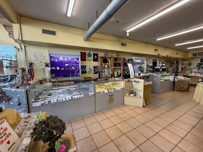 121 W International Speedway Blvd, Daytona Beach, FL for sale - Interior Photo - Image 3 of 10