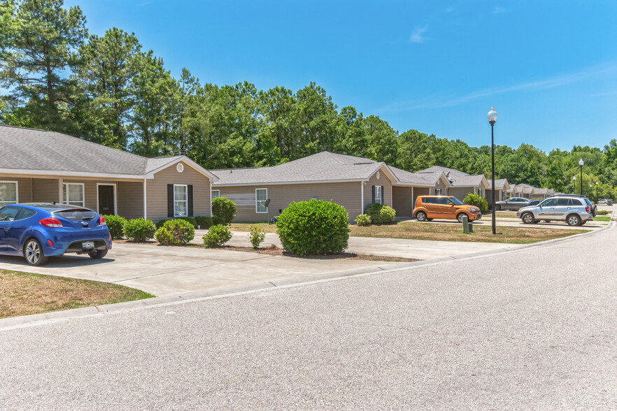 1401-1435 Allies Ct, Florence, SC for sale - Building Photo - Image 2 of 15