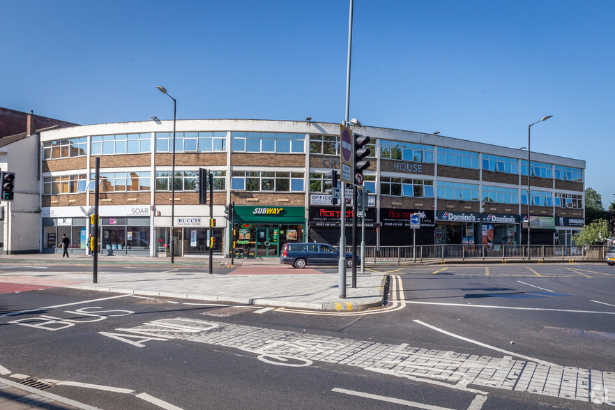 41-55 New Bedford Rd, Luton for lease - Primary Photo - Image 1 of 11