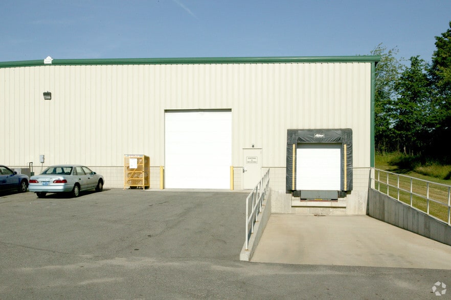 2925 Northridge Dr NW, Grand Rapids, MI for lease - Building Photo - Image 3 of 4