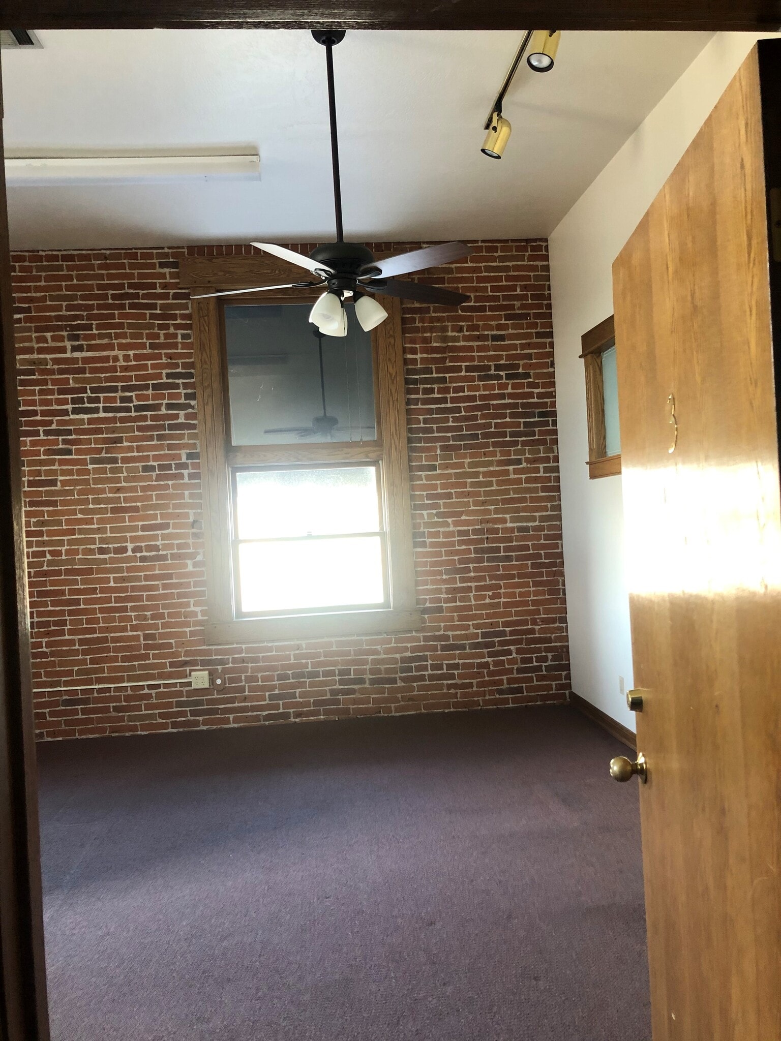 125 E Main St, Ripon, CA for lease Interior Photo- Image 1 of 1