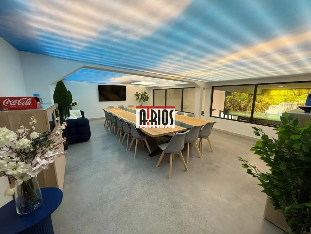 Office in Cuers for sale Building Photo- Image 1 of 19