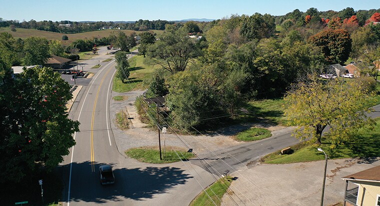 2094 Stuarts Draft Hwy, Stuarts Draft, VA for sale - Building Photo - Image 2 of 37