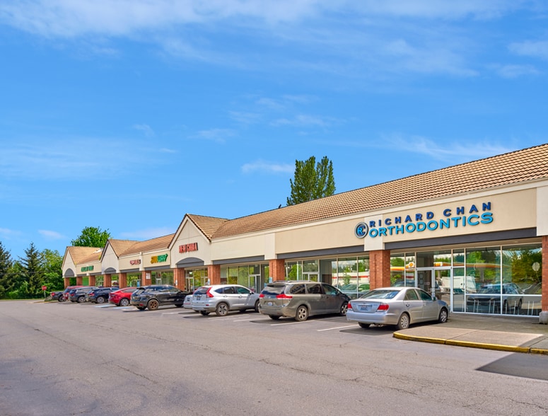 Thomas Lake Center portfolio of 5 properties for sale on LoopNet.com - Building Photo - Image 2 of 11