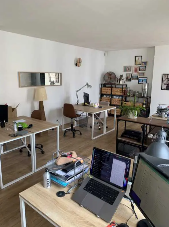Office in Paris for lease Interior Photo- Image 1 of 7