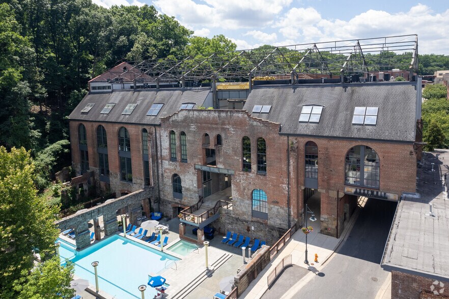 2031 Clipper Park Rd, Baltimore, MD for sale - Primary Photo - Image 1 of 1