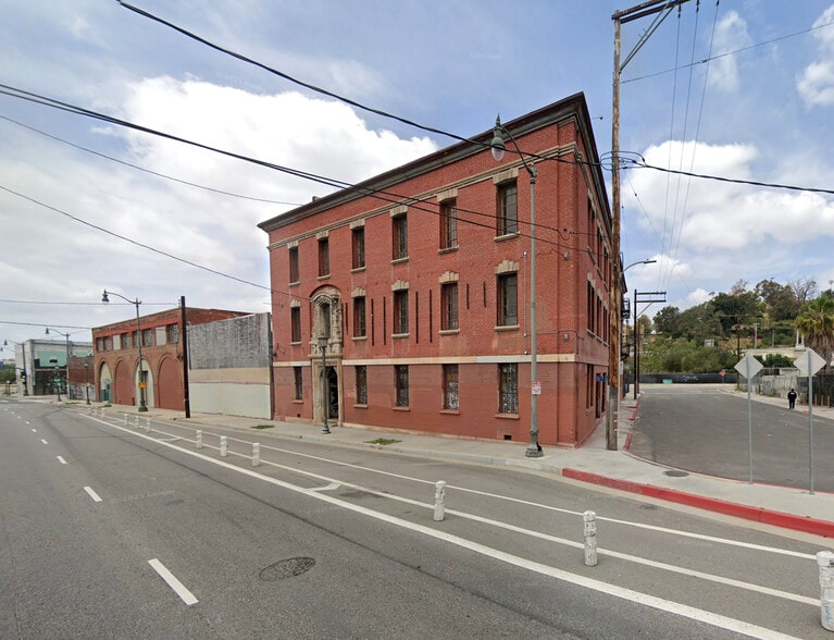 Bankruptcy Sale: Industrial Compound portfolio of 6 properties for sale on LoopNet.com - Building Photo - Image 3 of 18