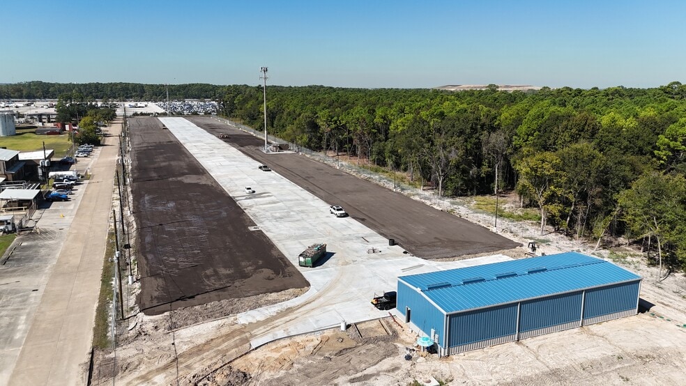 17627 Aldine Westfield Rd, Houston, TX for lease - Building Photo - Image 2 of 5