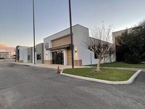 1199 Nasa Pky, Houston, TX for lease Building Photo- Image 2 of 4