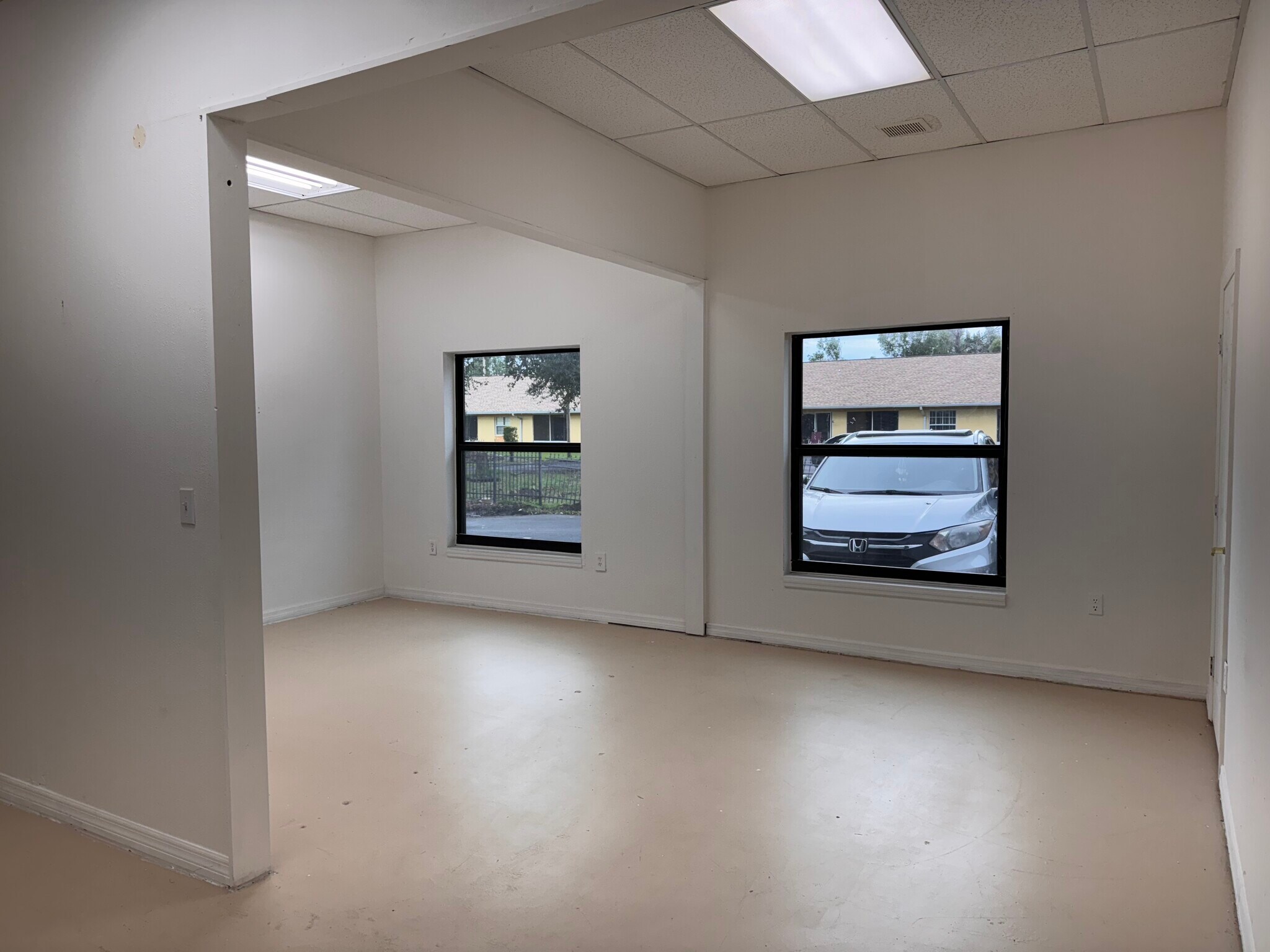 24901 Sandhill Blvd, Punta Gorda, FL for lease Interior Photo- Image 1 of 7