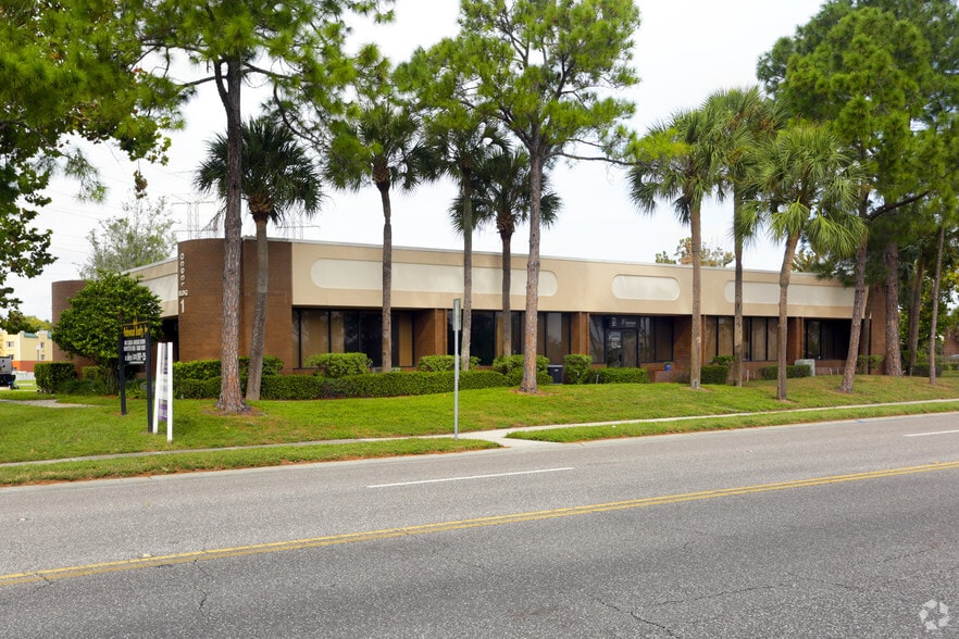 13630 N 58th St, Clearwater, FL for lease - Building Photo - Image 1 of 14