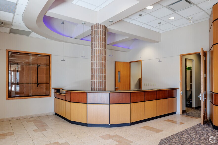 1095 S Monaco Pky, Denver, CO for lease - Lobby - Image 3 of 15