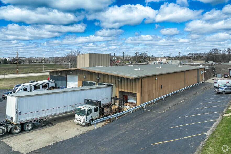 6704 Pingree Rd, Crystal Lake, IL for lease - Primary Photo - Image 2 of 80