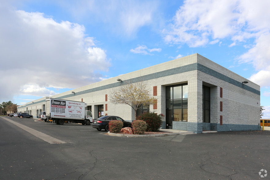 5411 W Orange Dr, Glendale, AZ for lease - Primary Photo - Image 1 of 9