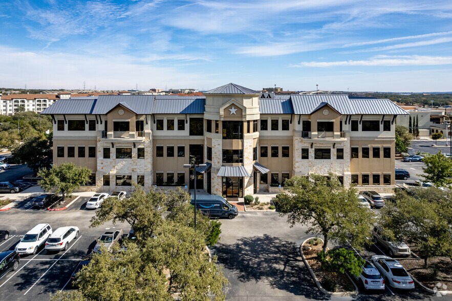 18756 Stone Oak Pky, San Antonio, TX for lease - Building Photo - Image 1 of 8