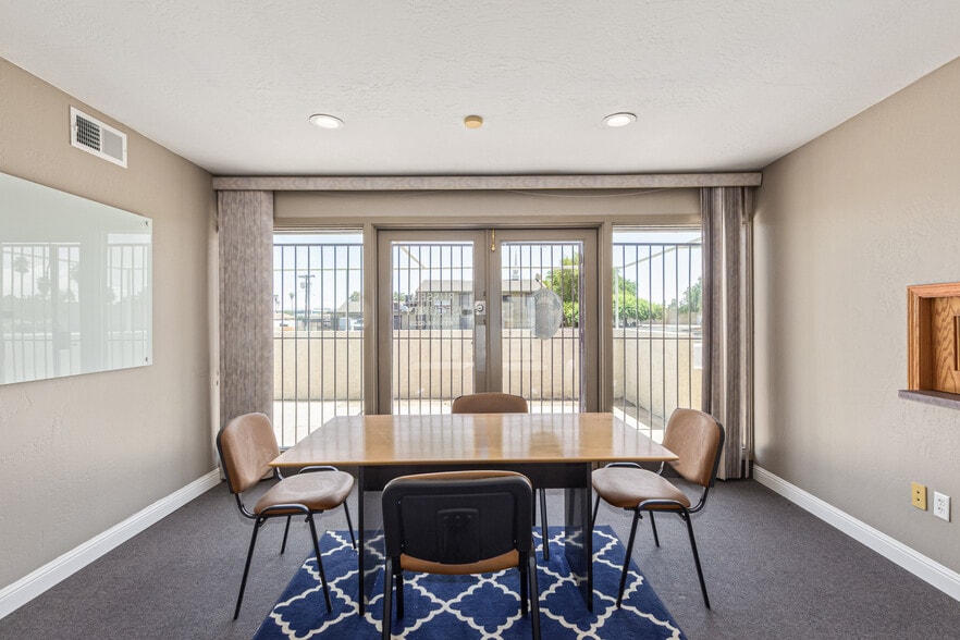 8545 N Black Canyon Hwy, Phoenix, AZ for sale - Building Photo - Image 1 of 25