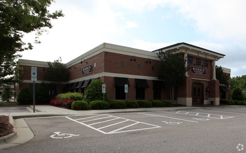 1060 Darrington Dr, Cary, NC 27513