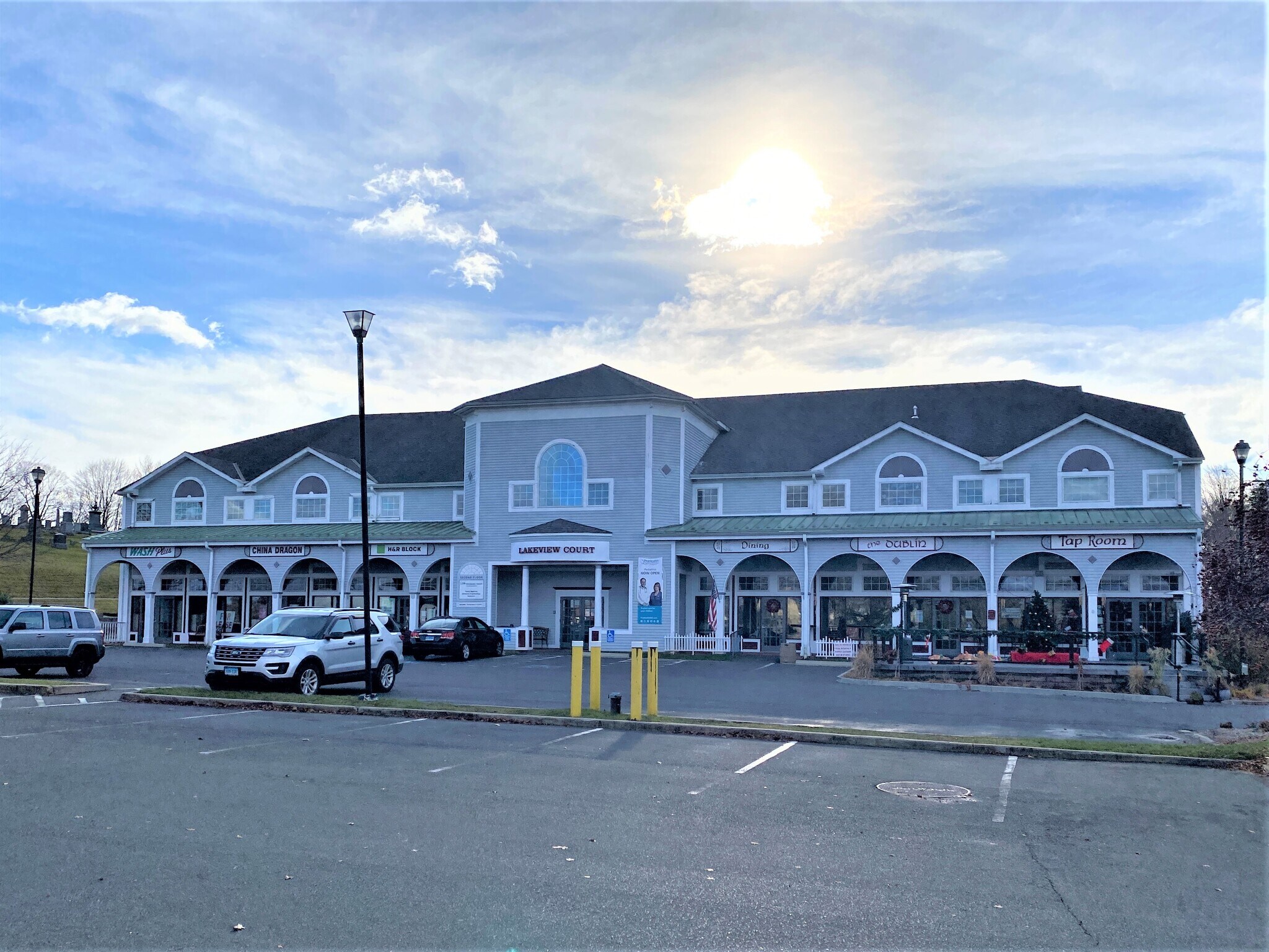 East Hampton Train Station - x2ovg05