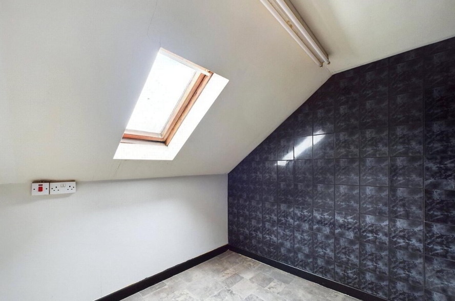 27 Mill St, Newry for sale - Interior Photo - Image 3 of 5