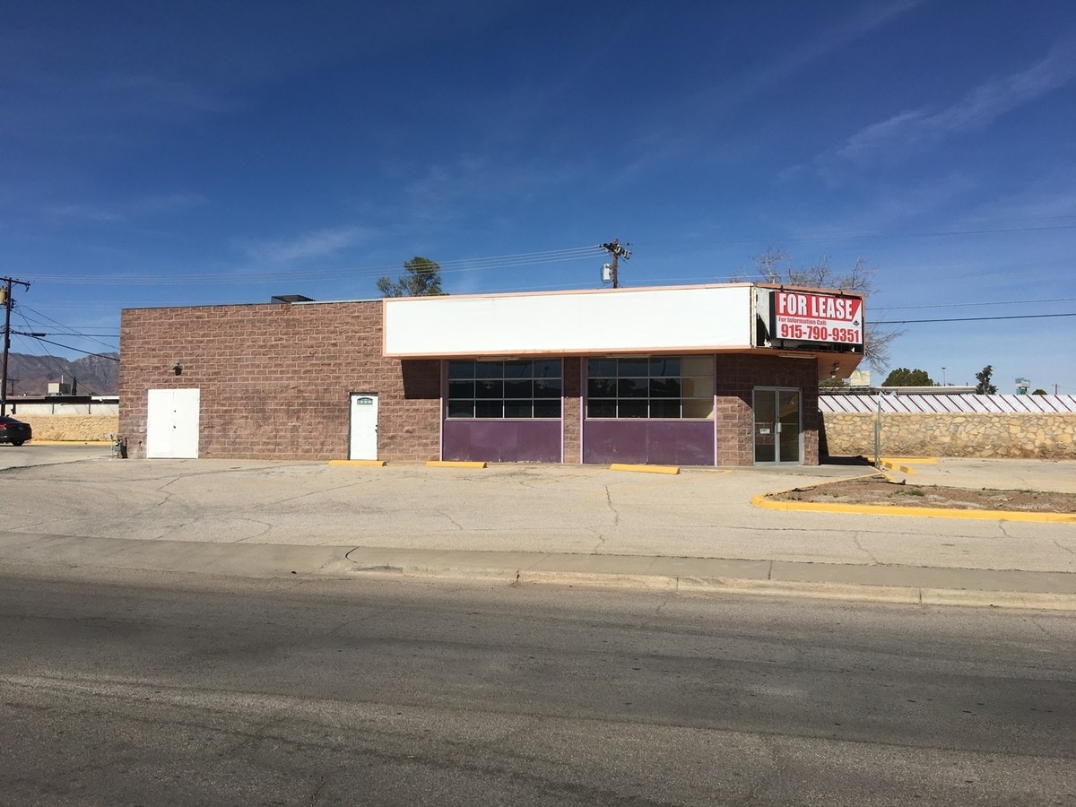 9581 Dyer St, El Paso, TX 79924