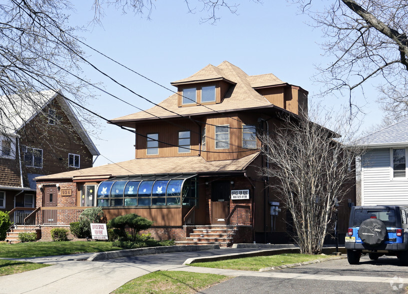 924 N Wood Ave, Linden, NJ for lease - Primary Photo - Image 1 of 24