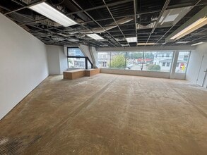 2024 Center Ave, Fort Lee, NJ for lease Interior Photo- Image 1 of 4
