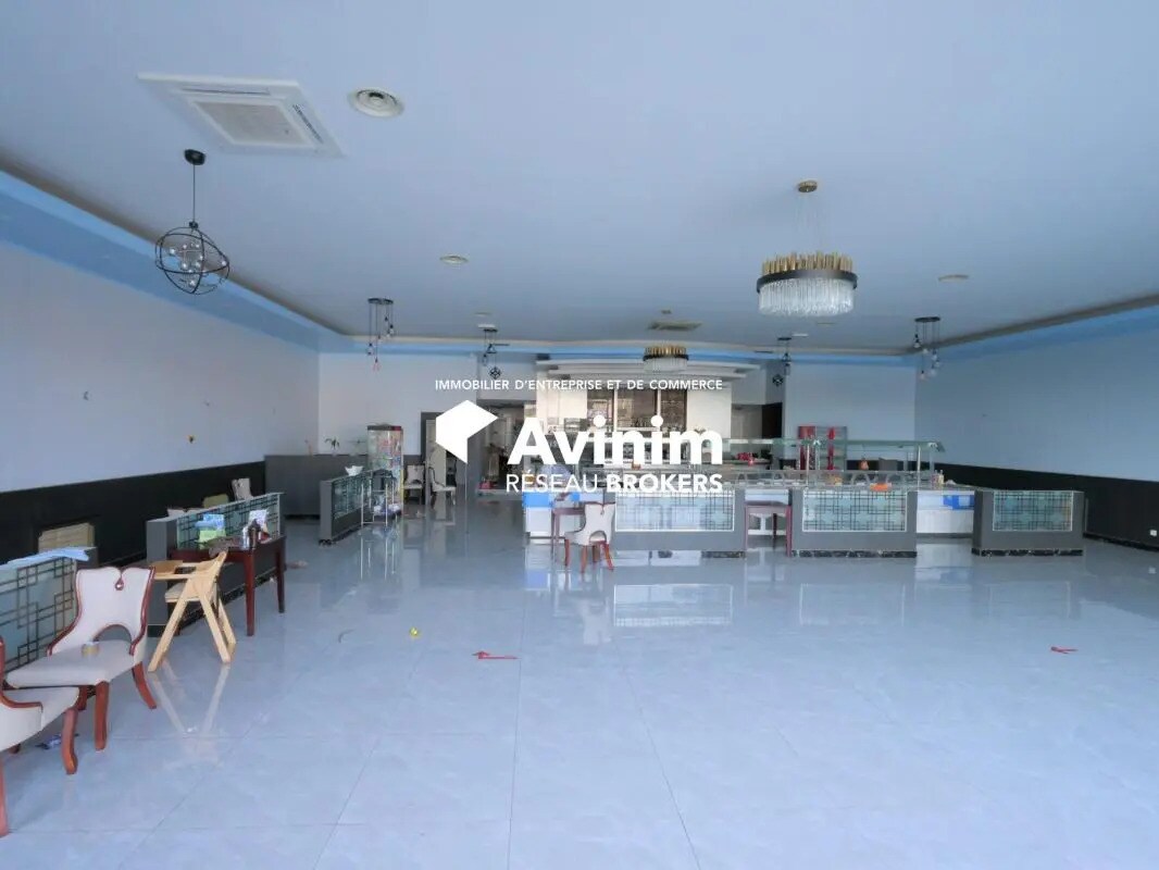 Retail in L'ISLE-ADAM for lease Interior Photo- Image 1 of 6