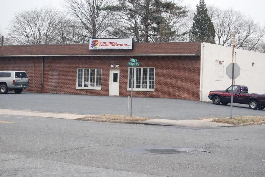 1002 N Evergreen Ave, Woodbury, NJ for lease - Building Photo - Image 1 of 1